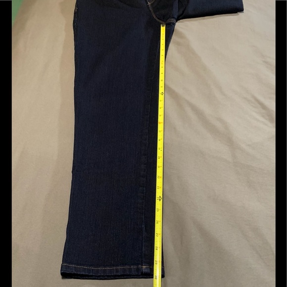 Gloria Vanderbilt Amanda Jeans. EUC. - Picture 14 of 14